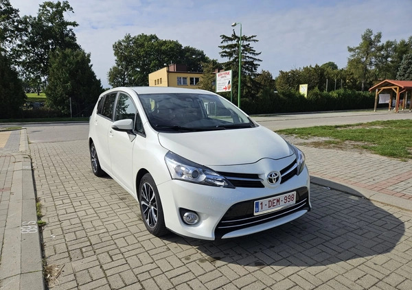 Toyota Verso cena 59800 przebieg: 50942, rok produkcji 2018 z Korfantów małe 232